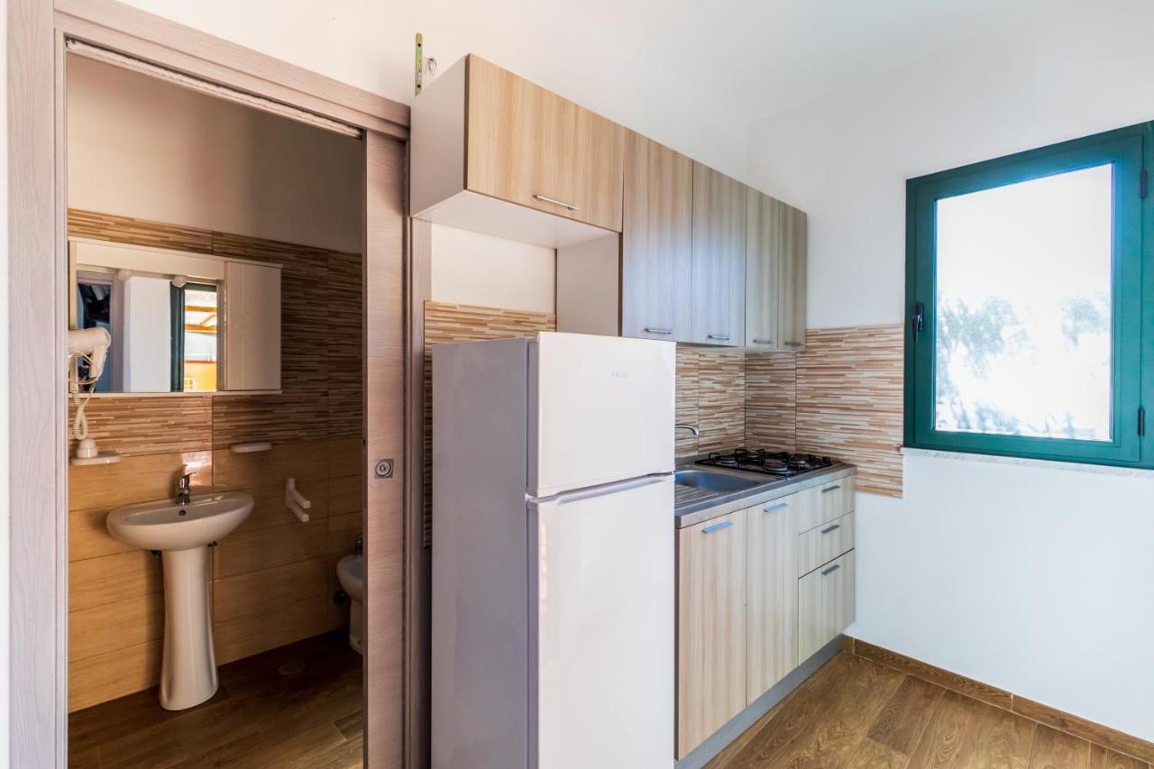 Villaggio Residence Pietra Grigia 마리나디카메로타 외부 사진