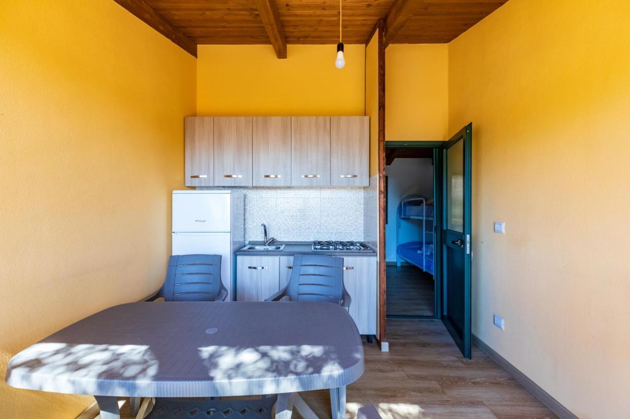 Villaggio Residence Pietra Grigia 마리나디카메로타 외부 사진